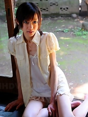 Slim Aoba Itou poses on the floor