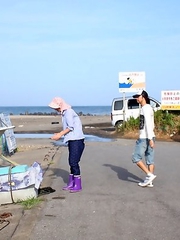 Hot amateur girl gets stimulated