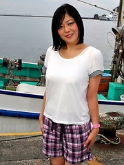 Hot Japanese lady Rika Shibuki