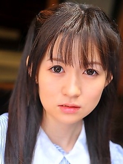 Ai Uehara loves to show her pussy
