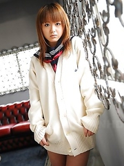 Rui Natsukawa showing off her body