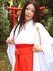 Hot Ayano Murasaki shows her twat