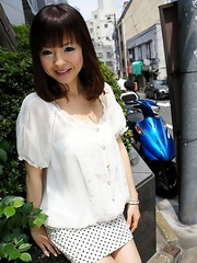Hot wifey Ayu Kawashima shows off