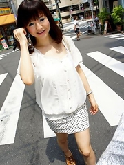 Hot wifey Ayu Kawashima shows off