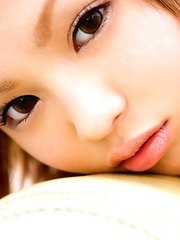 Runa Hamakawa shows cunt in panty under short skirt outdoor