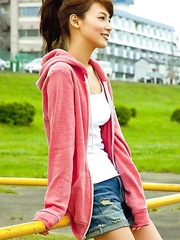 Saki Aibu in blue dress is so sexy doing soap bubbles