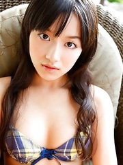 Miyake Hitomi has some perfect to be photographed curves