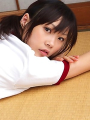 Cute Airi Sakuragi inspires us with teen body in innocent clothes