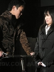 Nasty Mai Shimizu sucks a cock while rubbing